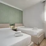 Triana Select, By Homing U Apartamento