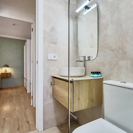 Triana Select, By Homing U Apartment Seville