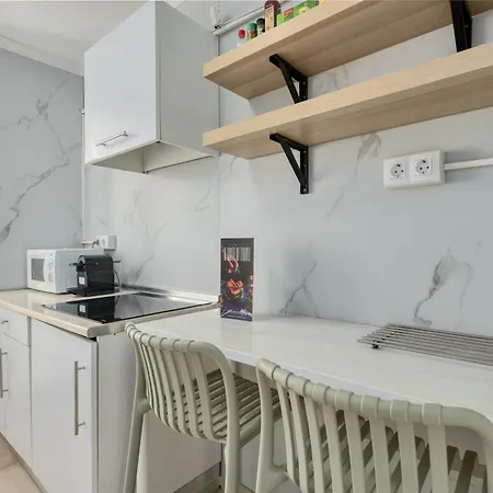 Triana Select, By Homing U Apartment Seville